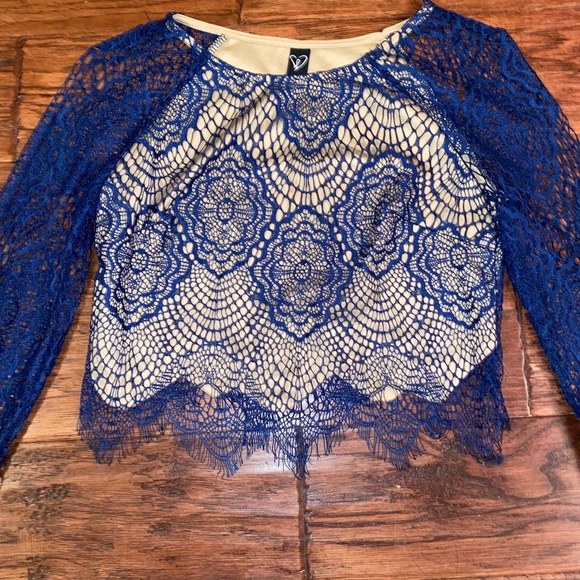 Windsor 2pc set - Picture 2 of 3